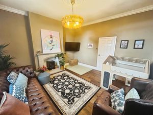 Lounge- click for photo gallery